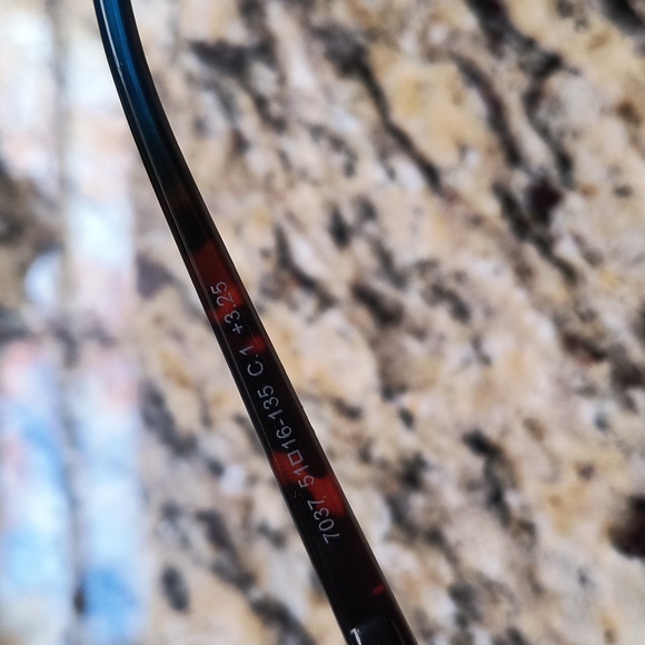 Readers - Picture 3 of 6